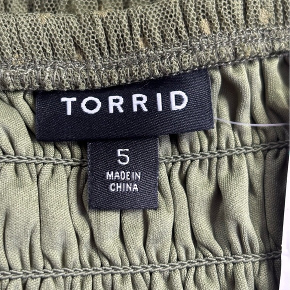 NWT Women’s Plus Torrid Olive Green Dot Mesh Square Neck Crop Top Size 5X | 3072 - Picture 8 of 11